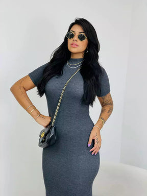 Vestido Midi Canelado Sabrina – Sofisticação e Versatilidade