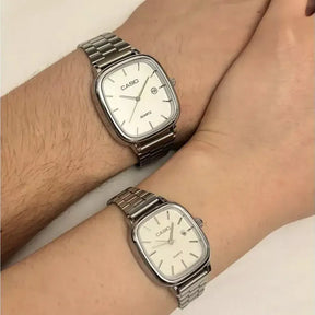 Relógio CASIO Luxurious - Resistente à água | Aço Inoxidável (New Edition) - COMPRE 1 LEVE 2